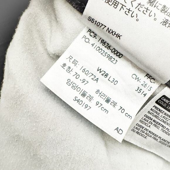 Levi's 311 Shaping Skinny Black Denim Stretch Denim Jeans Size 28 x 30 - Picture 8 of 9